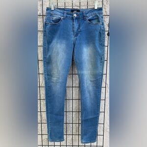 BQB light blue faded jeans women’s size 11